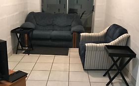 Ian And Pam'S Flatlet